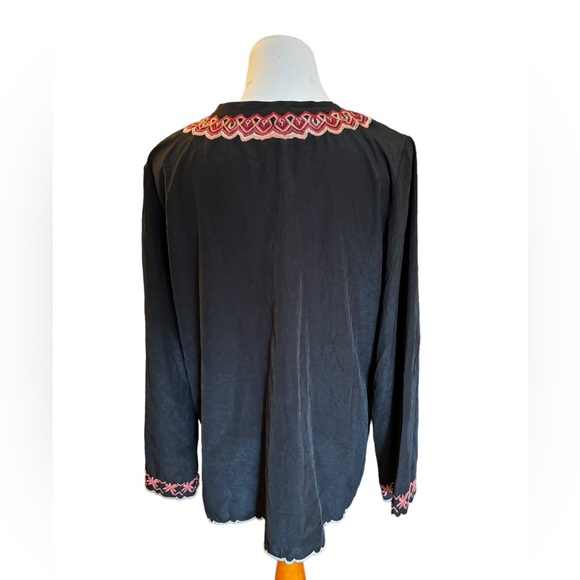 Faith & Zoe Women’s Black Floral‎ Embroidered Long Sleeve Blouse Size Large - Picture 2 of 8